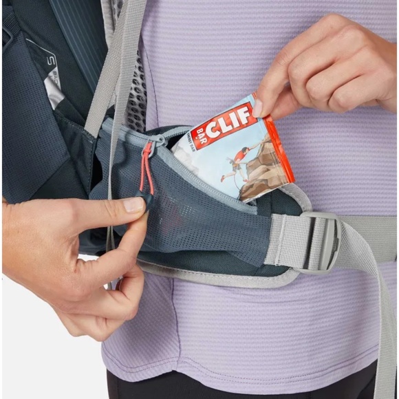 LIKE NEW - LOWE ALPINE - Women’s Hiking Backpack with AirZone - Trail ND33L - Picture 9 of 13